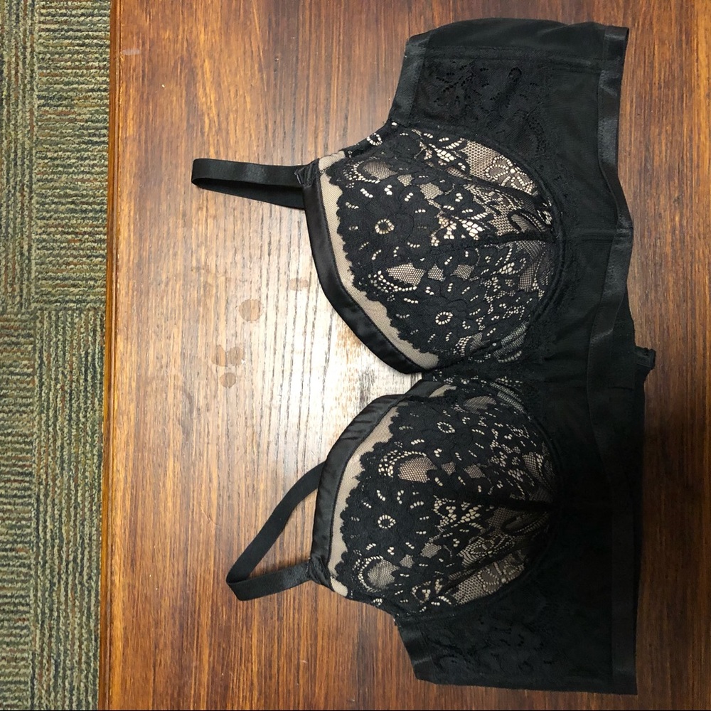 Torrid bralette Black and cream 4x